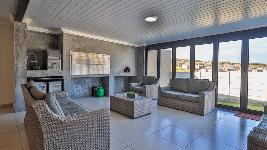 4 Bedroom Property for Sale in Seemeeu Park Western Cape